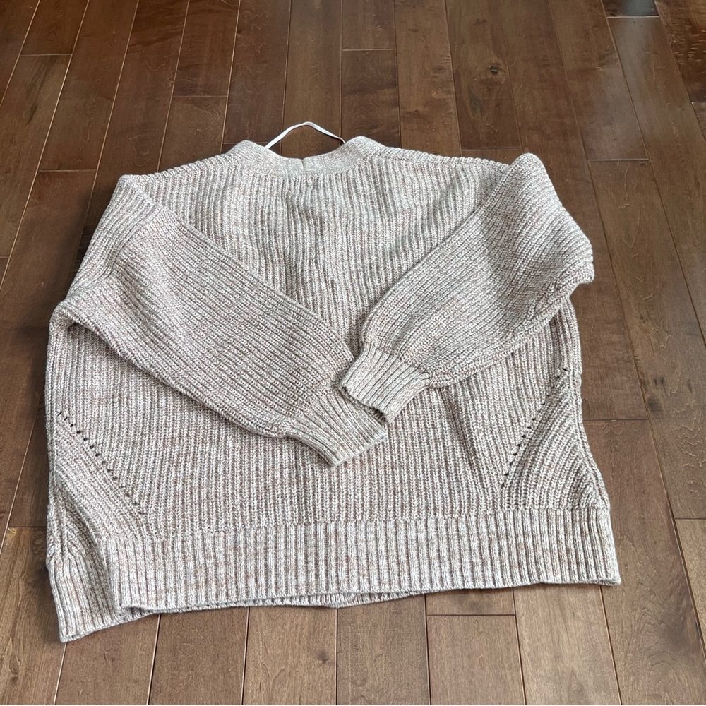 Gap Boxy fit v-neck cardigan oatmeal color - Picture 7 of 8